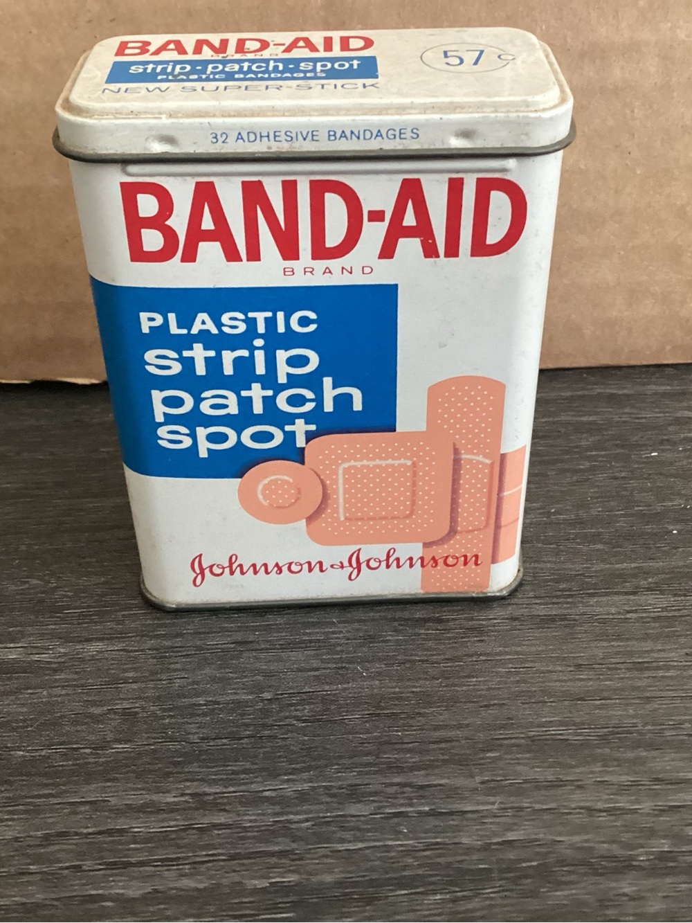 Vtg. BAND-AID BRAND 32 Adhesive Bandages. Johnson &Johnson